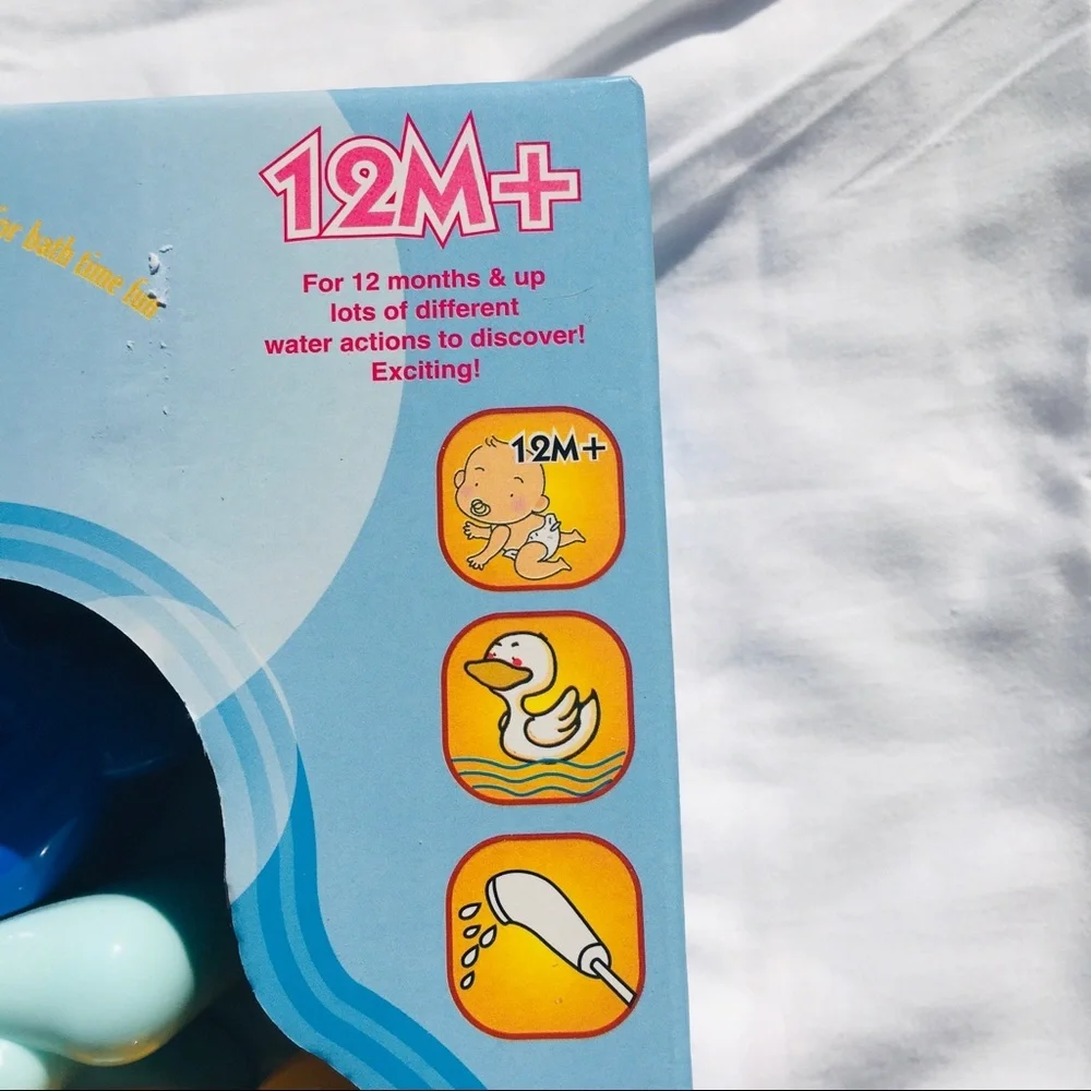 NWT Bath toy Whale WITH SUCTION CUPS!! 12 MONTHS & UP